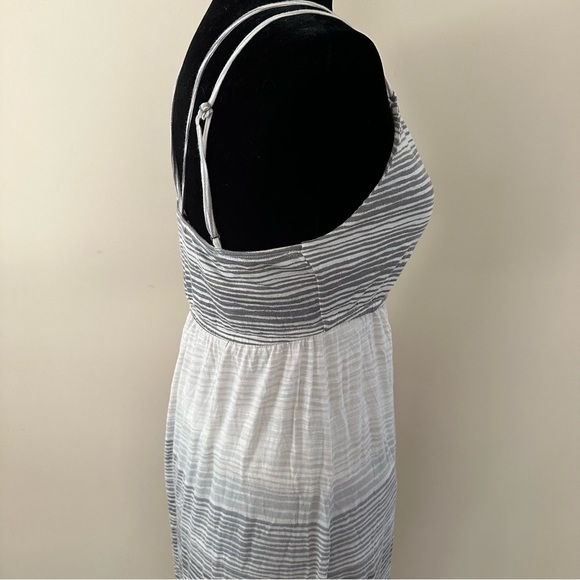 Quiksilver Women’s Maxi Dress in Medium - Picture 4 of 11